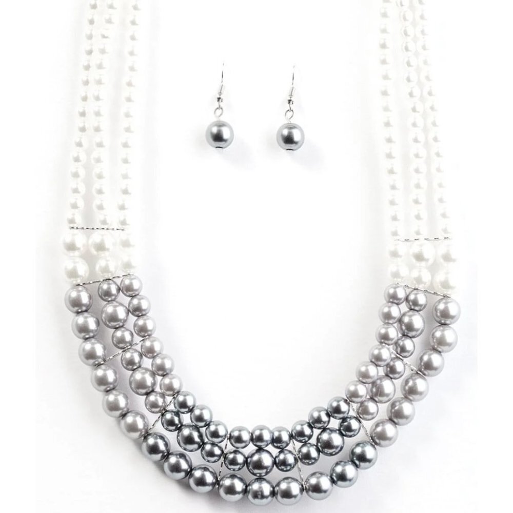 Stunning Pearl Fashion Necklace & Earring Set